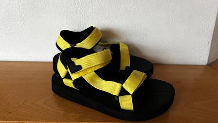 Sandalky, reserved,31