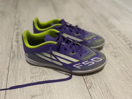 Halovky, adidas,35