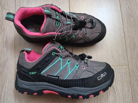 Kvalitné nepremokavé turistické topánky, 32