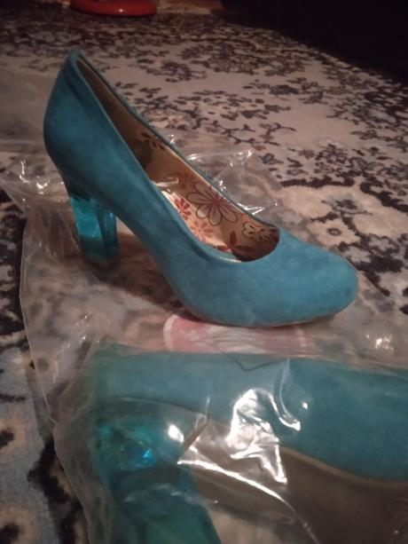 Priesvitný opätok lodičky, 39