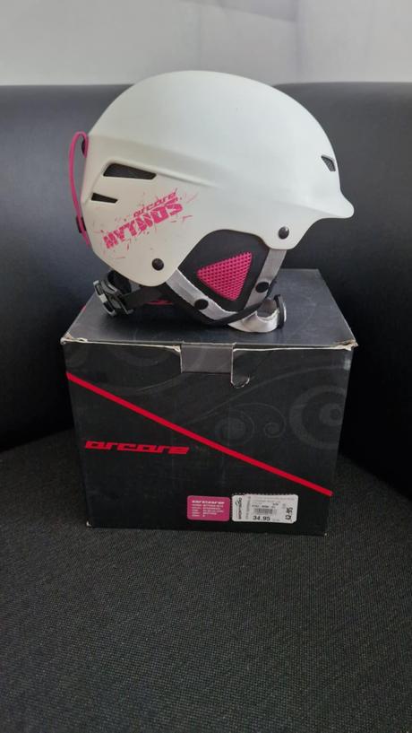 Lyžiarska prilba, s