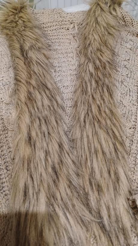 Svetrík s kožušinkou, m