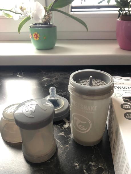 Dojčenská flaska twistshake, 