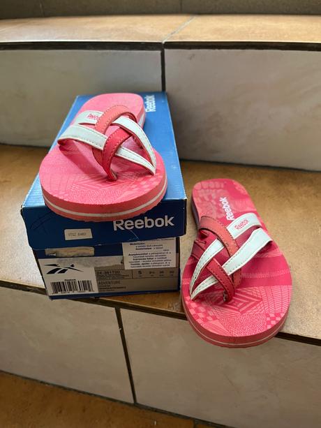 Predam slapky, reebok,35