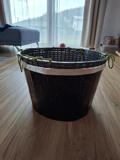 Karnevalová maska- črepníkový kvet, 