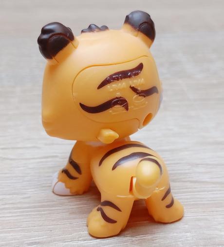 Littlest pet shop - tiger 2310 walkables,