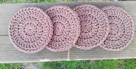 Háčkované podšálky,