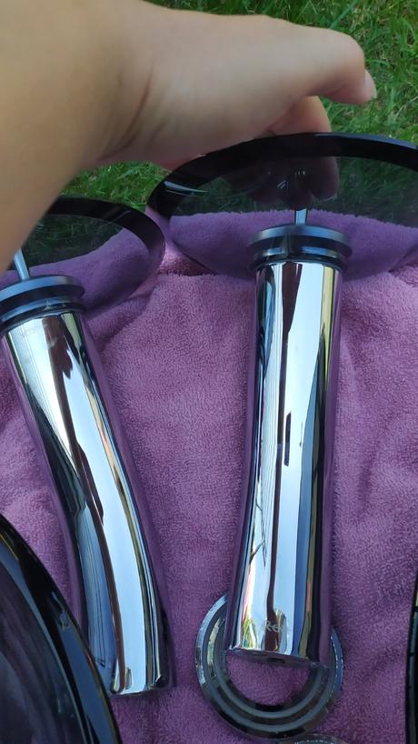 2 ks umývadlo zo skla plus batérie a montážne krúž,