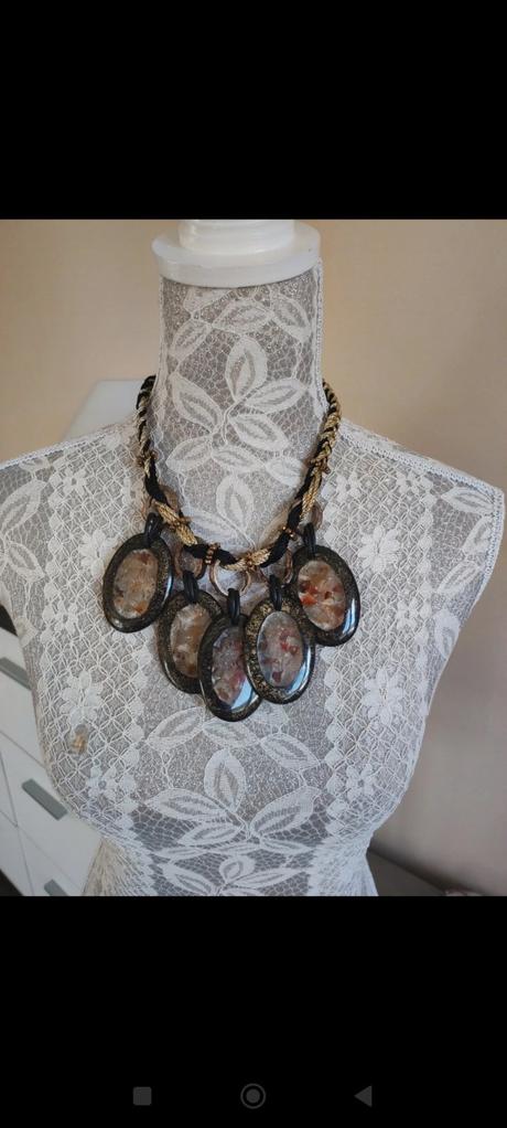 Dámsky náhrdelník, 