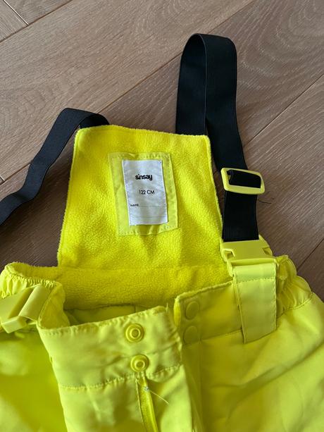 Krikľavé lyžiarske nohavice, sinsay,122