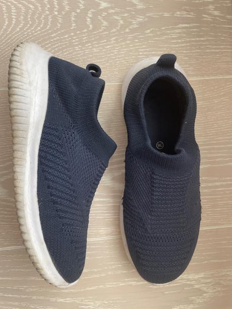 Ľahučké tenisky, 36