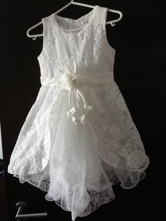 Dievčenské saty, 128