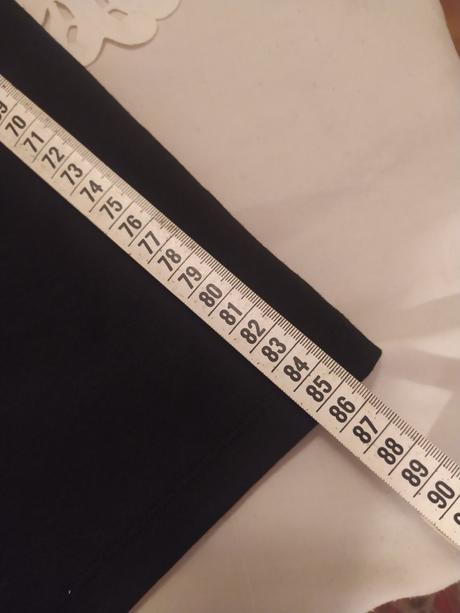 Malé čierne šaty, amisu,36