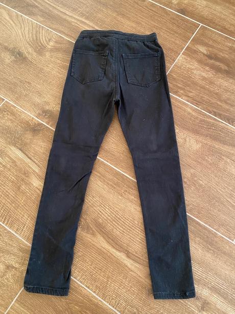 Čierne rifle, h&m,134