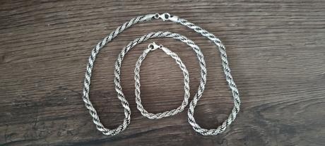 Strieborná retiazka a náramok, 