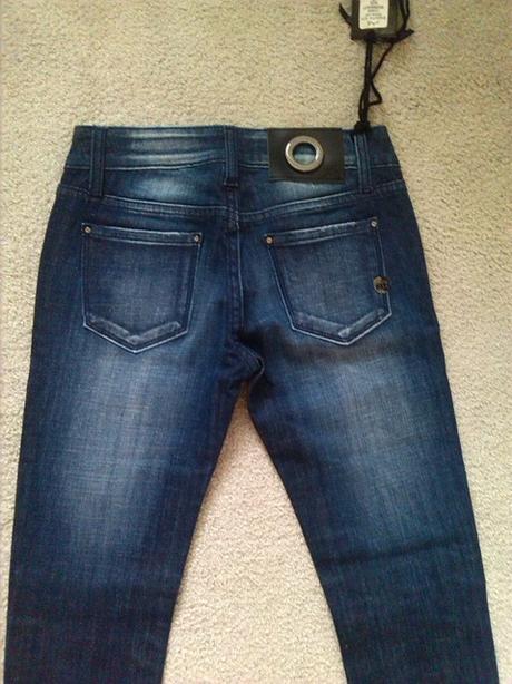 Tmavomodre rifle, 26