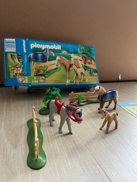 Playmobil koníky model 4188, 
