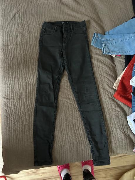 Dámske oblečenie, s