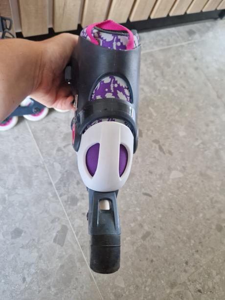 Kolieskové korčule, 32