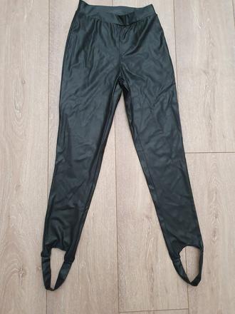 Koženkové legíny, 36