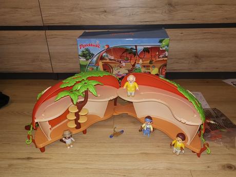 Veľký poschodový mončiči dom,