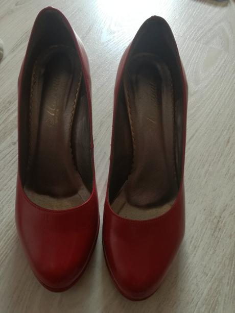 Červené lodičky, 37