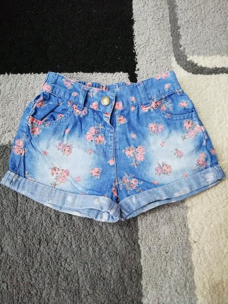 Šortky, young dimension,92