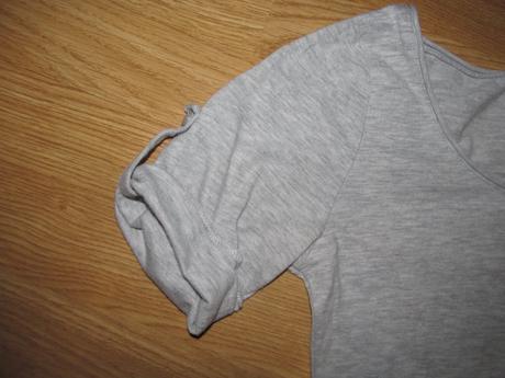 Šedé tričko s mašľou v. s, fishbone,s