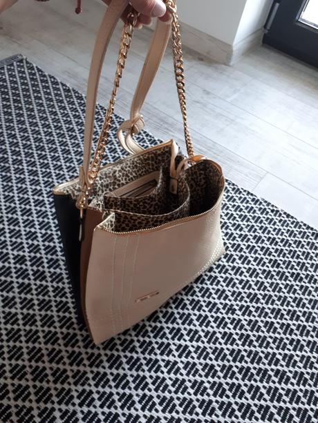 Trojfarebná kabelka, 