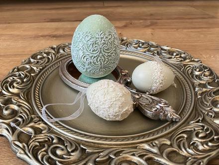 Keramické vajíčko zelenkavé,