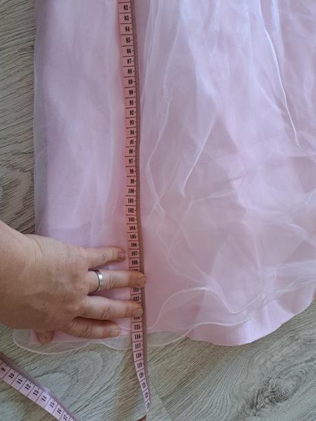 Spoločenské šaty dievčenské al. na nižšiu postavu, m