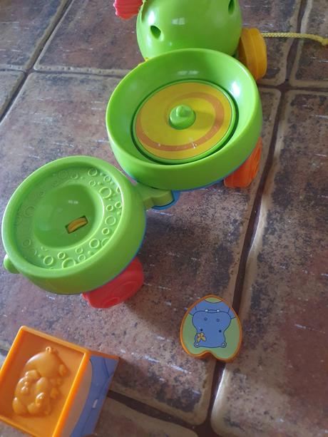 Húsenička na ťahanie plus kocka fischer price, 