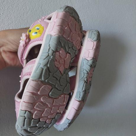 Sandale dievcenske, 28