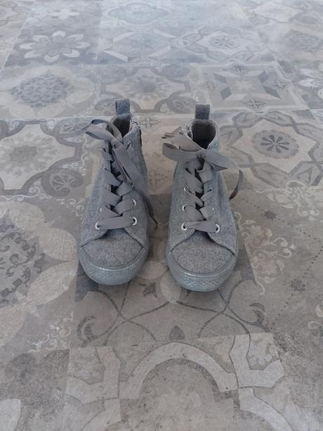 Tenisky, reserved,31