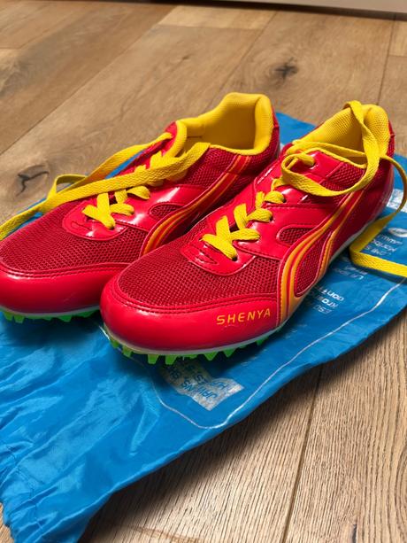 Bežecké tretry, 38