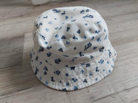 Klobuk reserved 6-12 mes., reserved,74