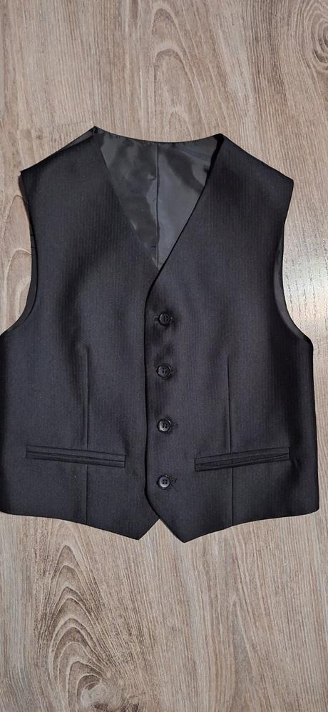 Chlapčenská  vesta, 146