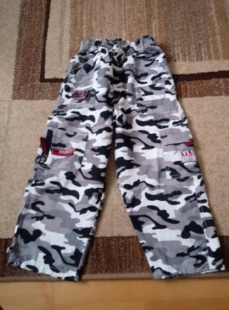 Maskáčové nohavice, 116