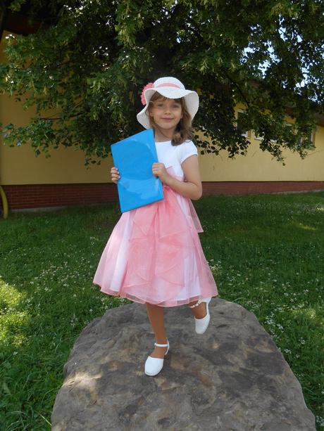 Slavnostne saty, 128