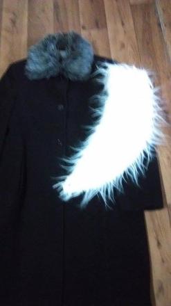 Damsky cierny flaušovy kabat s kozus. limcom 40v, 40