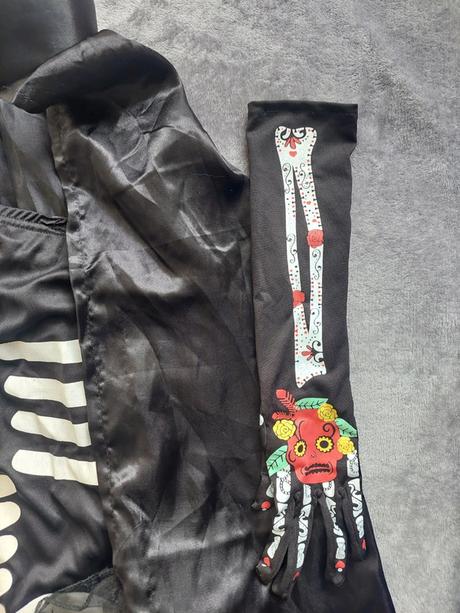 Kostra dámsky karnevalový komplet veľ.m-l,