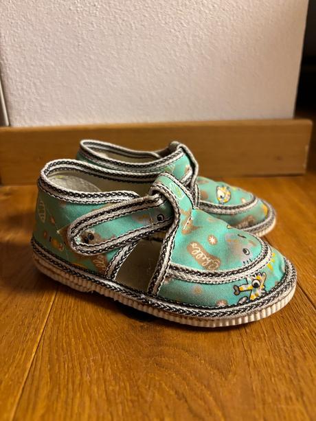 Papucky, 22