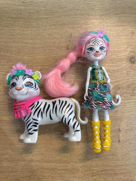 Bábiky enchantimals, 