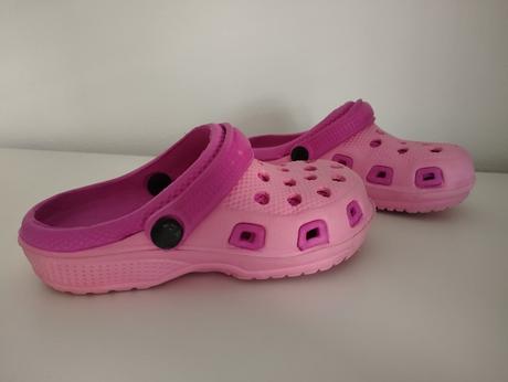 "crocs", 27