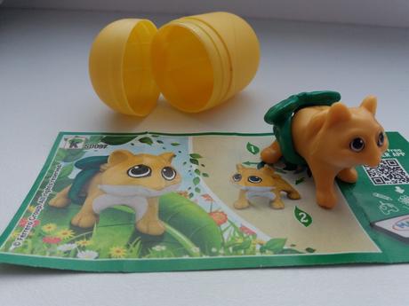 Kinder hračka líška v plienke,