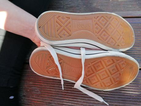 Ružové tenisky, 36