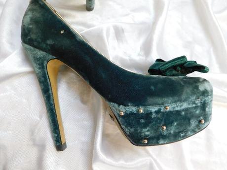 Kvalitne velmi pekne zamatove lodicky, 38