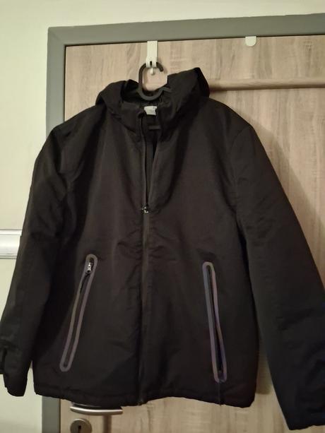 Darujem rifle a teplu bundu, gap,176