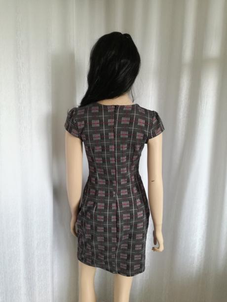 Kárované šaty s vačkami, m