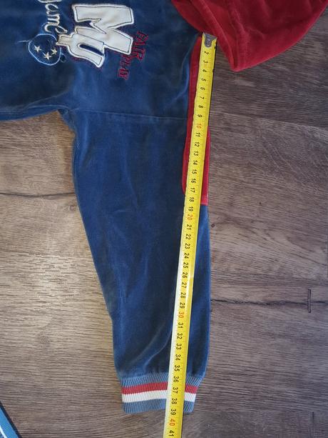 Zamatova mikinka, 110